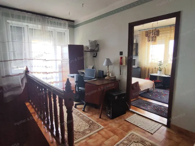 Eladó lakás Hodász 200 nm