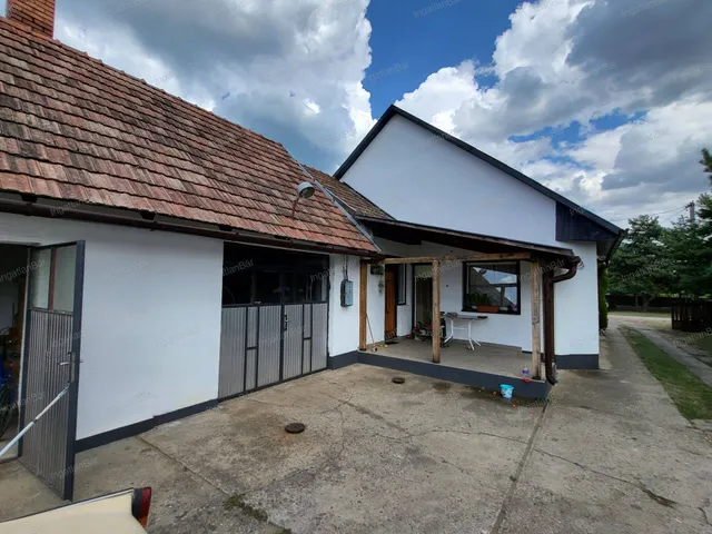 Eladó ház Bátorliget 79 nm