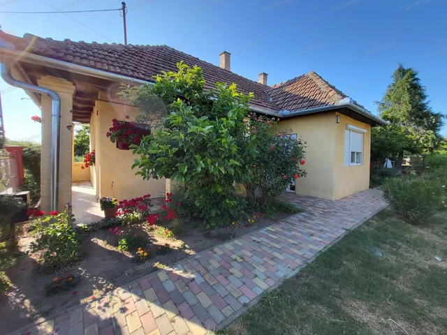 Eladó ház Tyukod 65 nm