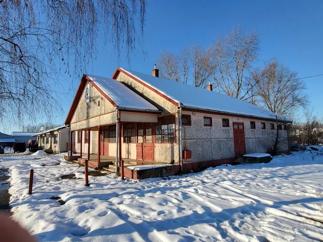 Eladó kereskedelmi és ipari ingatlan Tiszabecs 450 nm