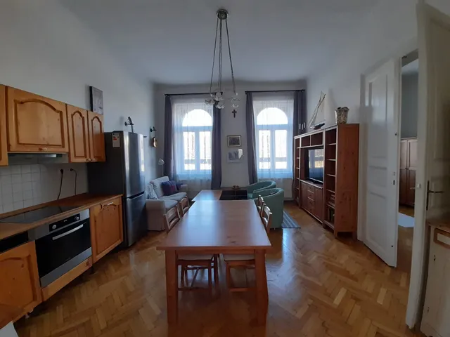 Eladó lakás Budapest VI. kerület, Nagykörúton belüli terület 62 nm