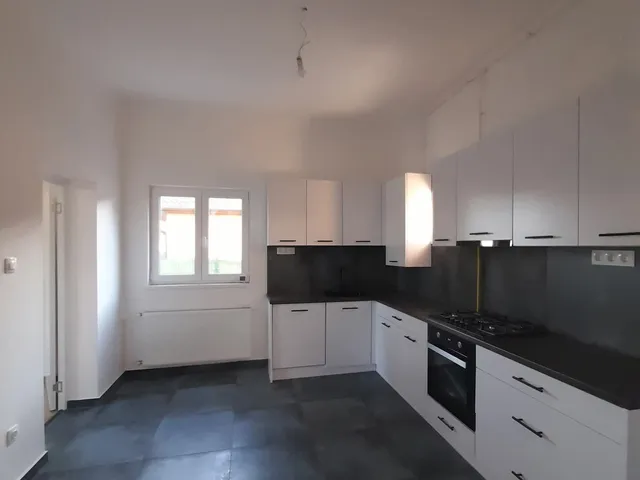 Eladó ház Budapest XVIII. kerület, Szent Lőrinc telep 68 nm