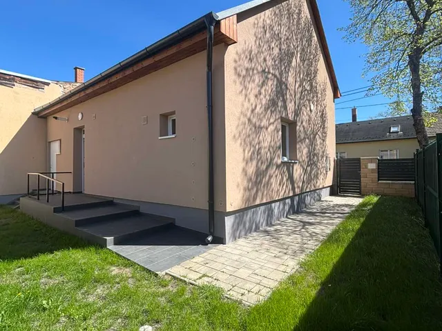 Eladó ház Budapest XVIII. kerület, Szent Lőrinc telep 68 nm