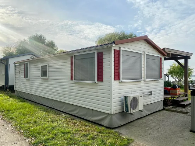 Eladó üdülő és hétvégi ház Abádszalók, Yacht területe 40 nm