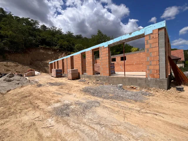 Eladó ház Mende 83 nm