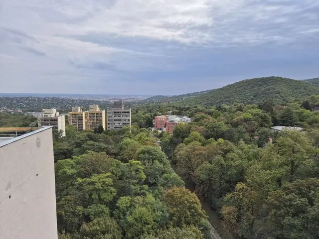 Eladó lakás Budapest II. kerület 70 nm