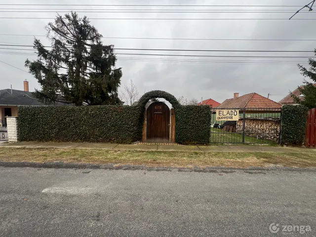 Eladó telek Sülysáp, Szőlősnyaraló 719 nm