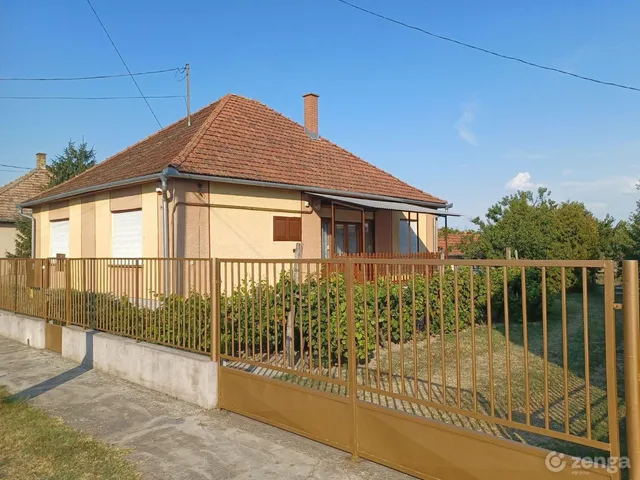 Eladó ház Szakmár 100 nm