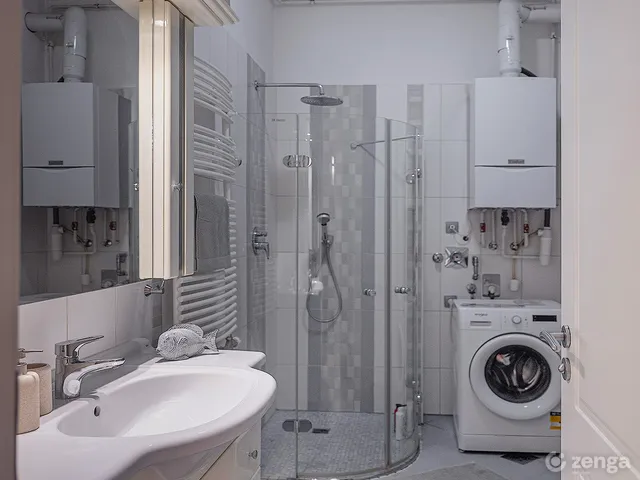 Kiadó lakás Budapest VI. kerület, Nagykörúton belüli terület 78 nm