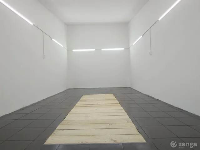 Eladó garázs Oroszlány 42 nm