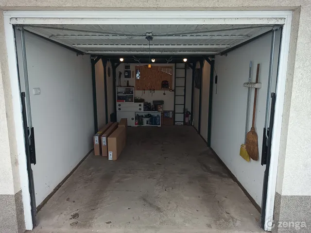 Eladó garázs Szeged, Móraváros 15 nm