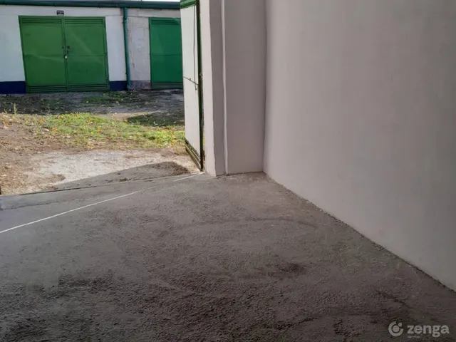 Eladó garázs Székesfehérvár, Palotaváros 18 nm