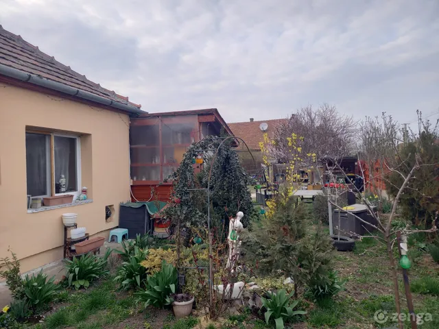 Eladó ház Pusztaszabolcs 120 nm