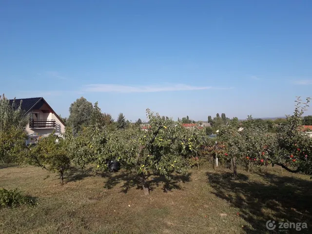 Eladó telek Balatonlelle 1500 nm