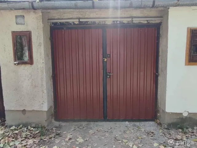 Eladó garázs Debrecen, Vargakert 18 nm