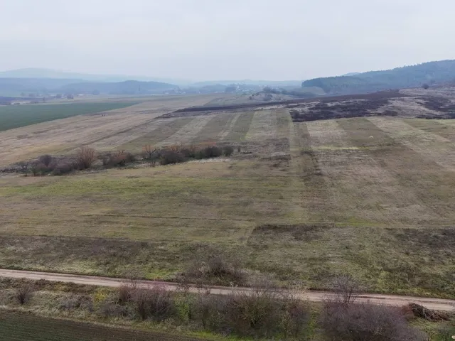 Eladó telek Vác, Külterület