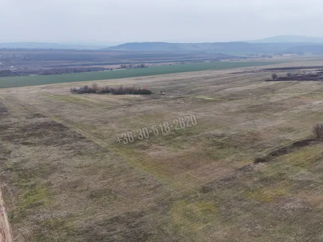 Eladó telek Vác 12048 nm