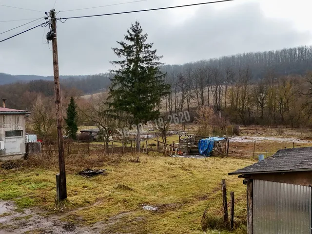 Eladó telek Felsőpetény 348 nm