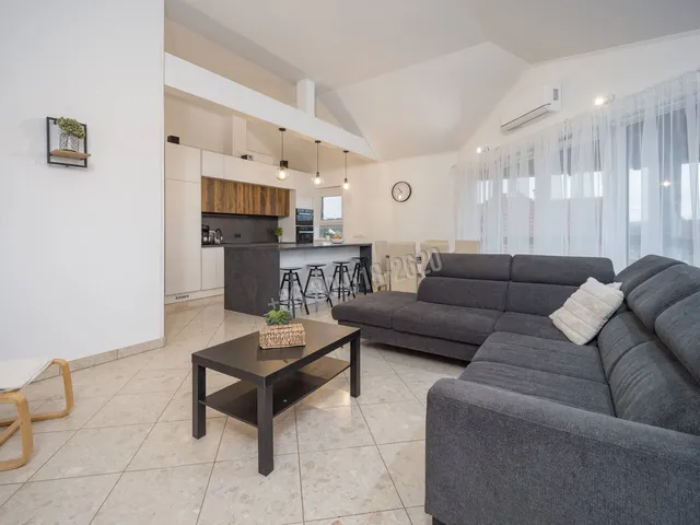 Eladó ház Rétság 242 nm