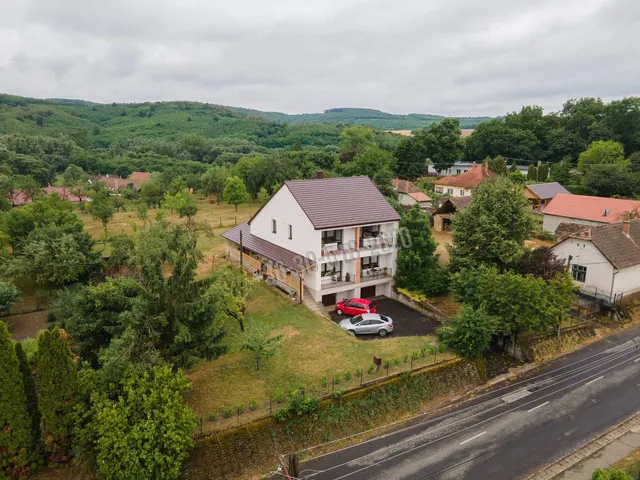 Eladó ház Nőtincs, Szabadság utca 237 nm