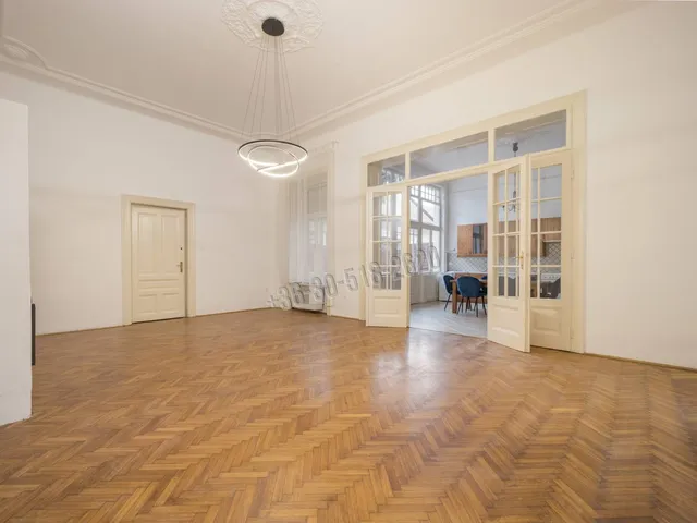 Eladó lakás Vác, Belváros 129 nm