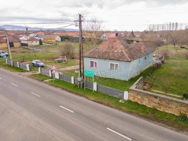 Eladó ház Patak, x 93 nm