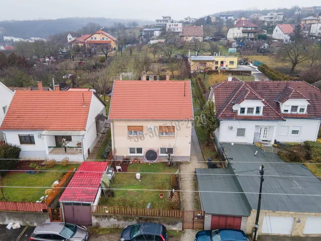 Eladó ház Vác, Deákvár, Szivárvány utca 186 nm