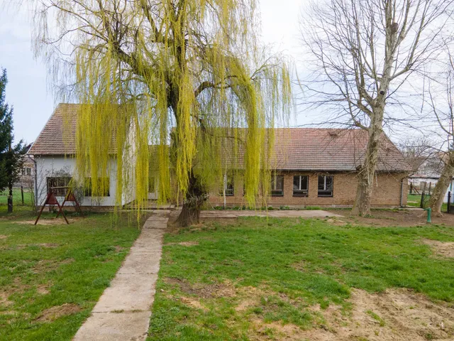 Eladó ház Érsekvadkert 246 nm