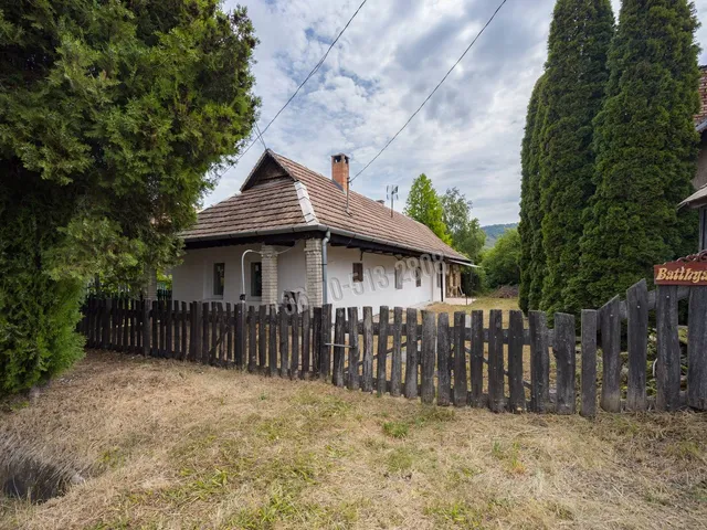 Eladó ház Romhány 64 nm