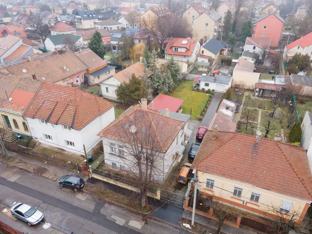 Eladó ház Budapest XV. kerület, Pestújhely 258 nm