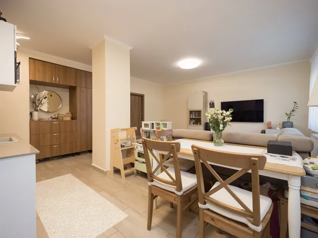 Eladó lakás Vác, Deákvár 60 nm