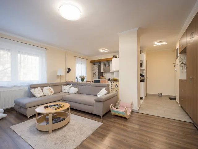 Eladó lakás Vác, Deákvár 60 nm