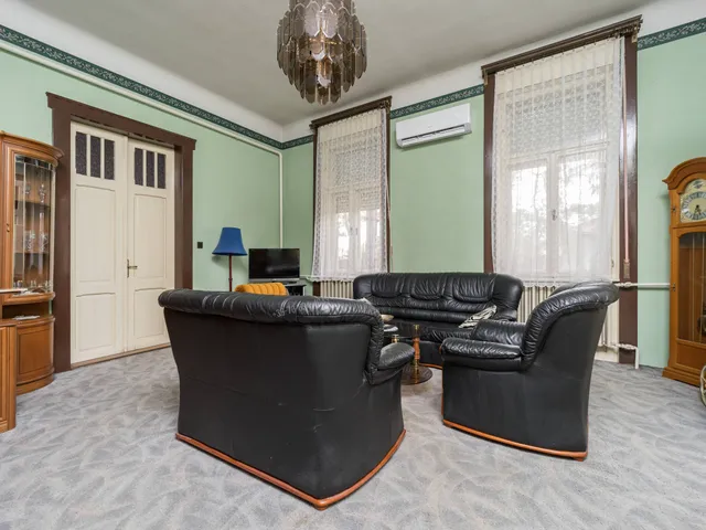 Eladó ház Vámosmikola 210 nm