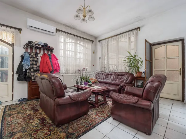 Eladó ház Vámosmikola 210 nm