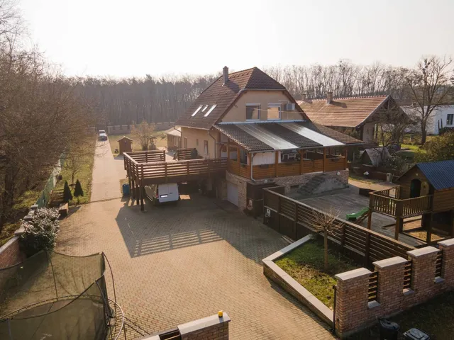 Eladó ház Csesztve 305 nm