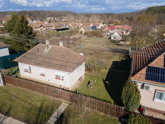 Eladó ház Patak 42 nm