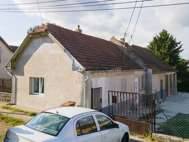 Eladó ház Nagyoroszi 82 nm