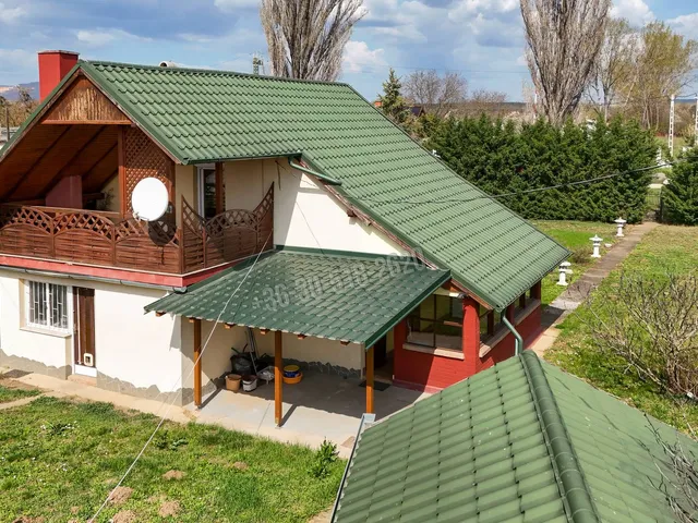 Eladó ház Vác, Jégvirág utca 93 nm