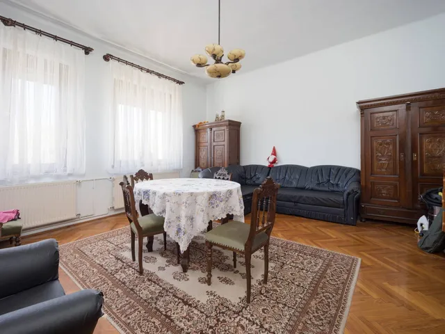 Eladó lakás Rétság 82 nm