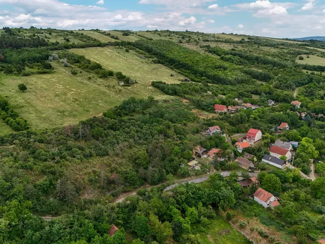 Eladó telek Kosd 1725 nm