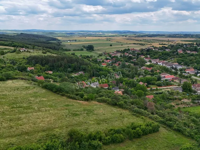 Eladó telek Kosd 1725 nm