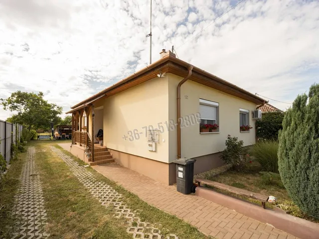 Eladó ház Patak 76 nm