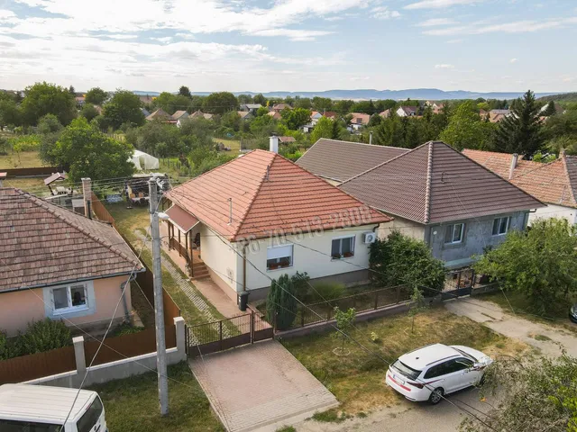 Eladó ház Patak 76 nm