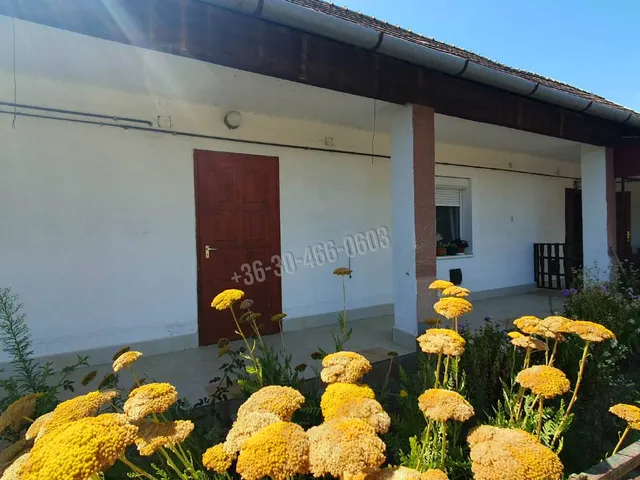 Eladó ház Becske 69 nm