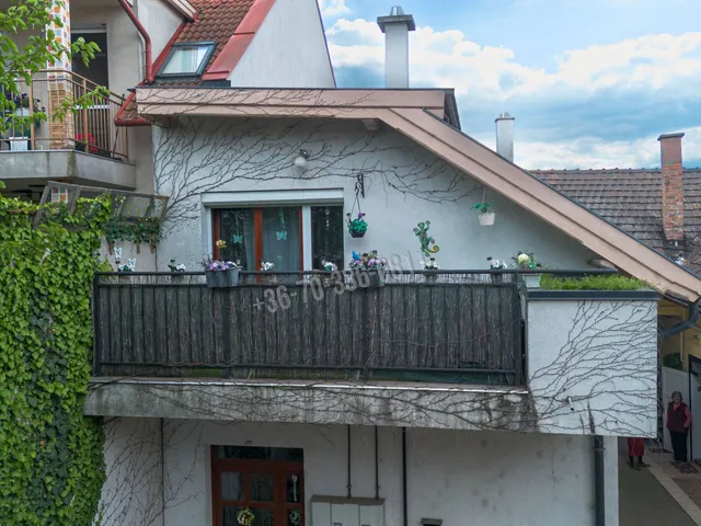 Eladó lakás Vác, Káptalan utca 99 nm