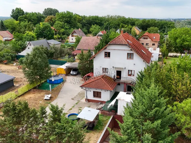 Eladó ház Csörög 177 nm