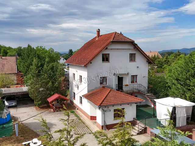 Eladó ház Csörög, Vörösmarty Mihály utca 177 nm