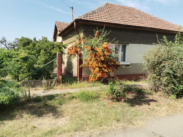 Eladó ház Jászkarajenő, Kossuth utca 100 nm