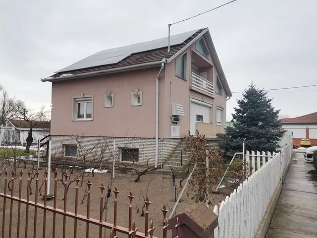 Eladó ház Tiszakécske 117 nm