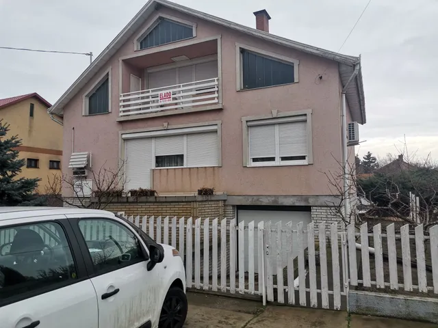 Eladó ház Tiszakécske, Frankel Leó utca 117 nm